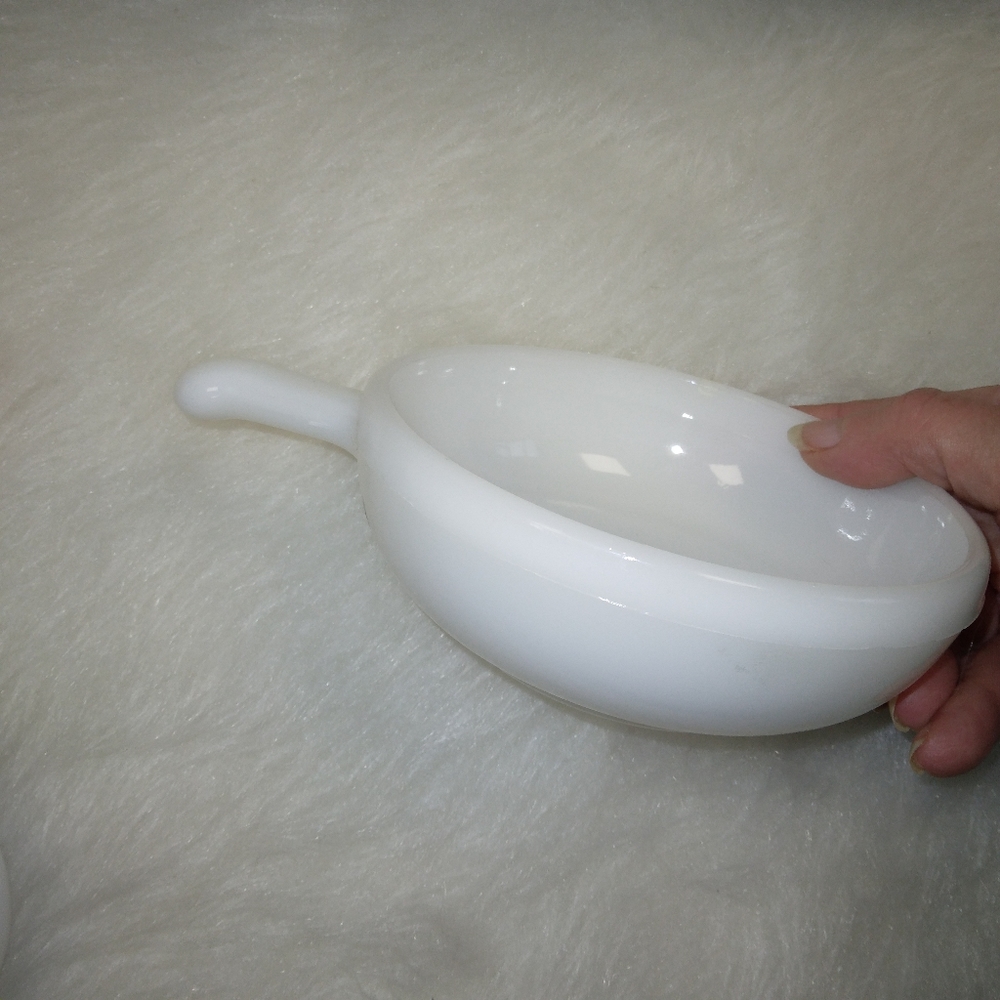Vintage Milk Glass Chili Bowl, approximately 5 inch diameter - Picture 3 of 4